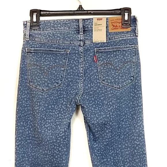 Leopard LEVI'S 711 Skinny Light Wash Mid Rise BNWT - Picture 6 of 10